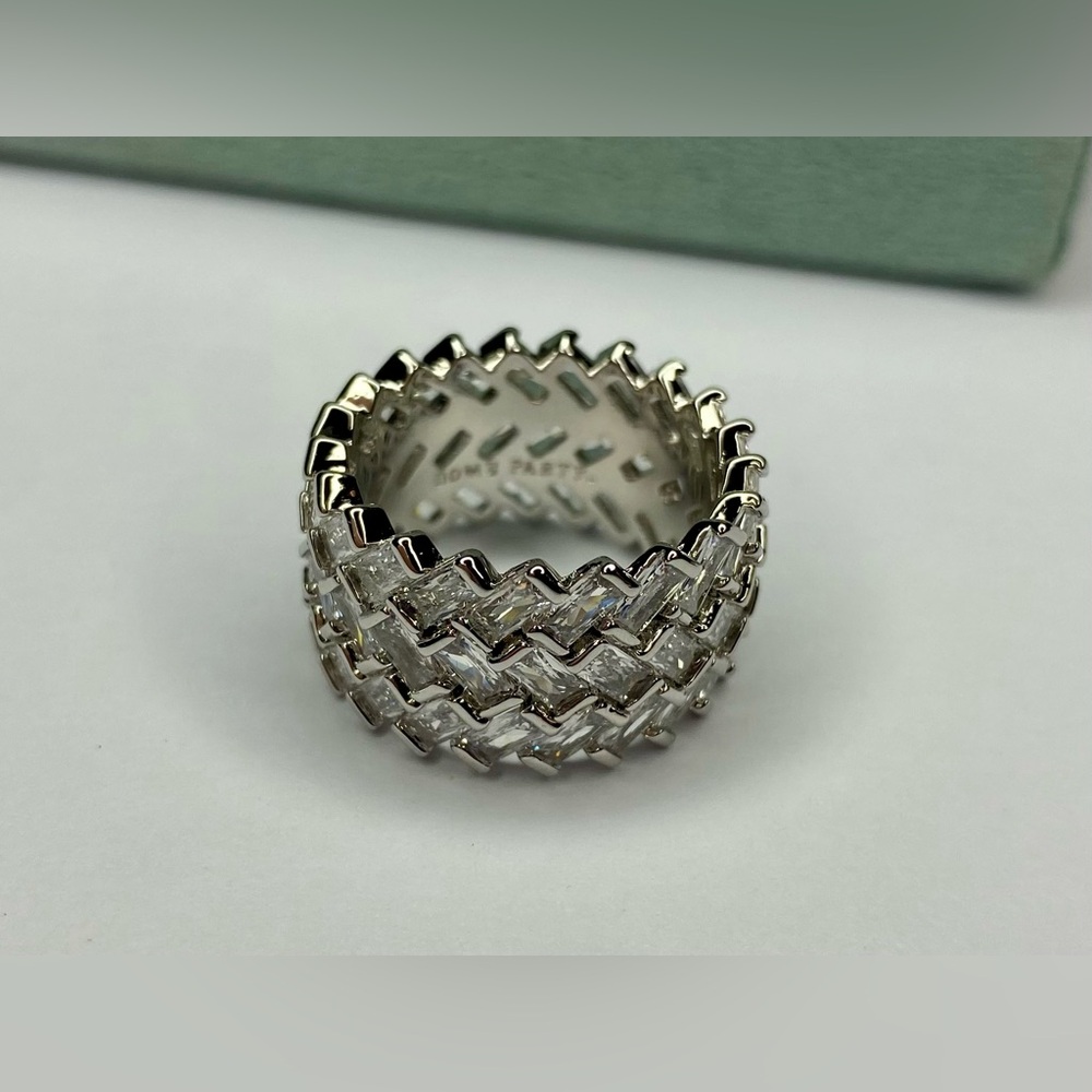 Bomb Party Luxe Bands “Stunning Looks“ Statement Ring Size 7 CZ Rhodium